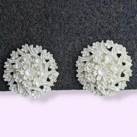 Vintage Celluloid Wedding Cake Earrings - Picture 1 of 4
